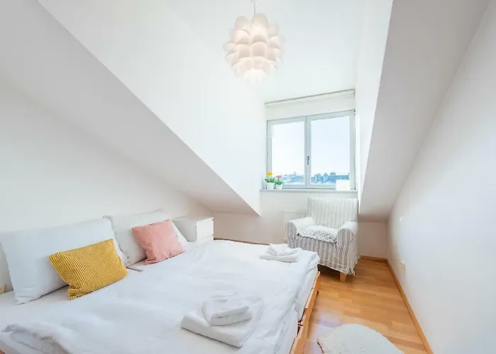 Nest Apartment